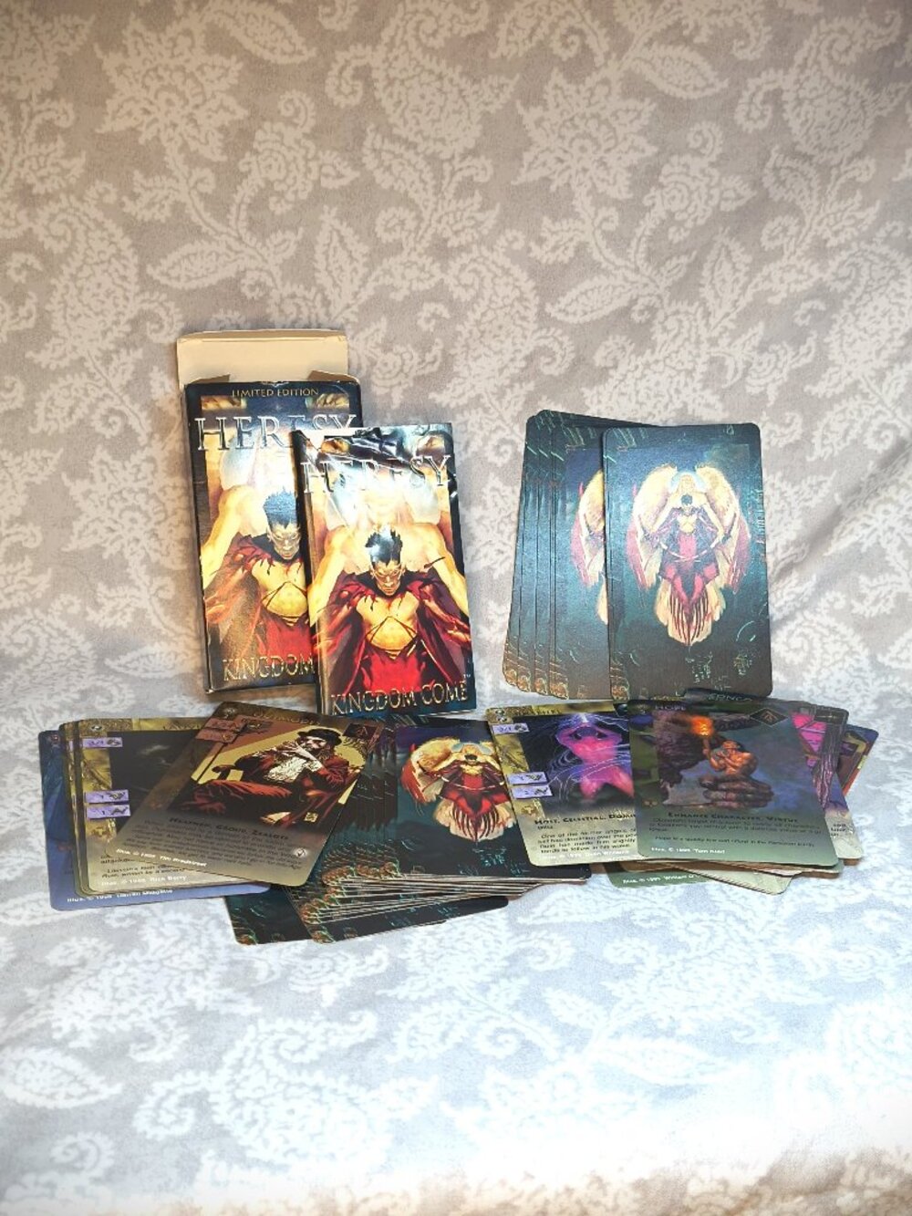 Heresy Limited edition Kingdom Come. Contains rulebook and 60 game cards -OOP